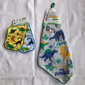 Kids dinosaur wash cloths and hand towel NWT